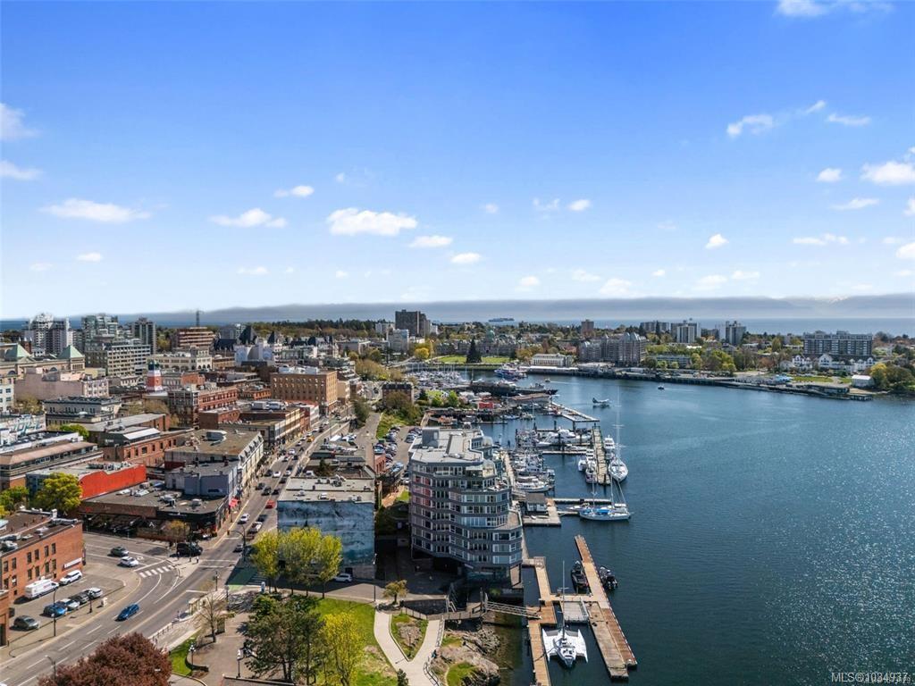 525 Simcoe St