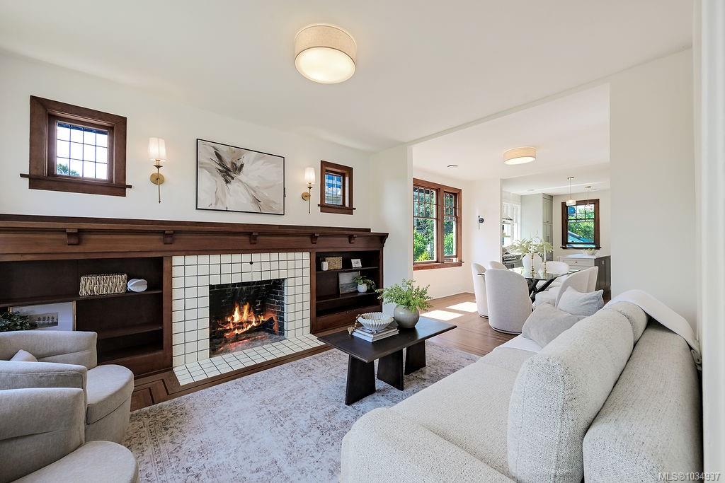 525 Simcoe St