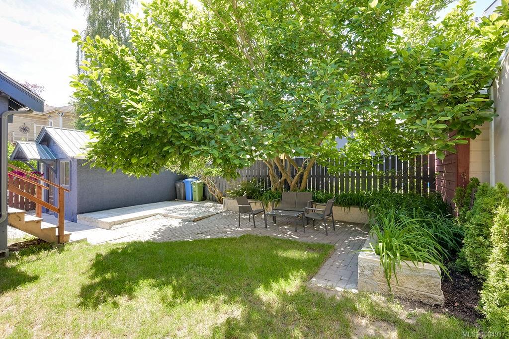 525 Simcoe St