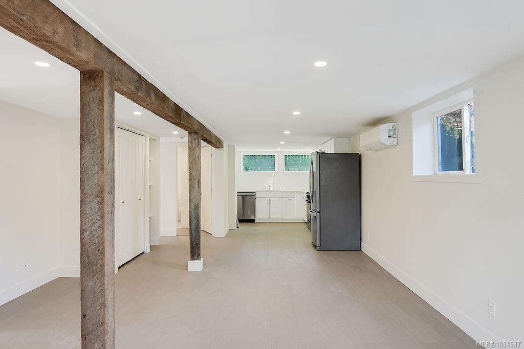 525 Simcoe St