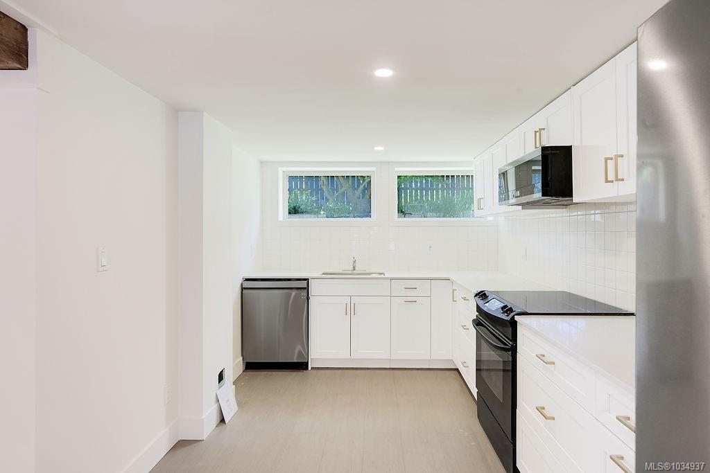 525 Simcoe St