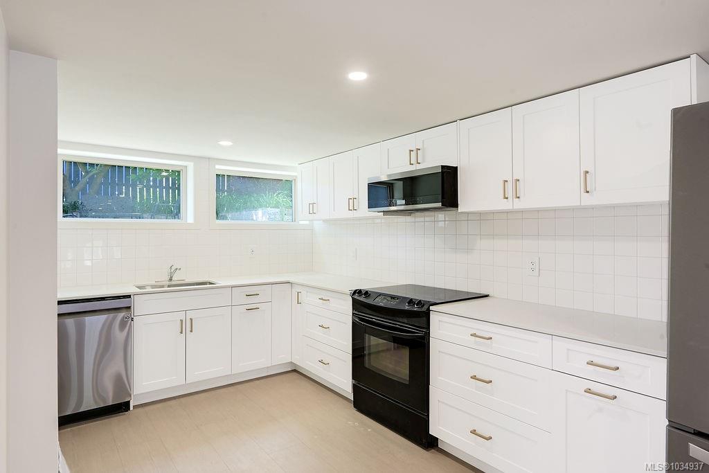 525 Simcoe St