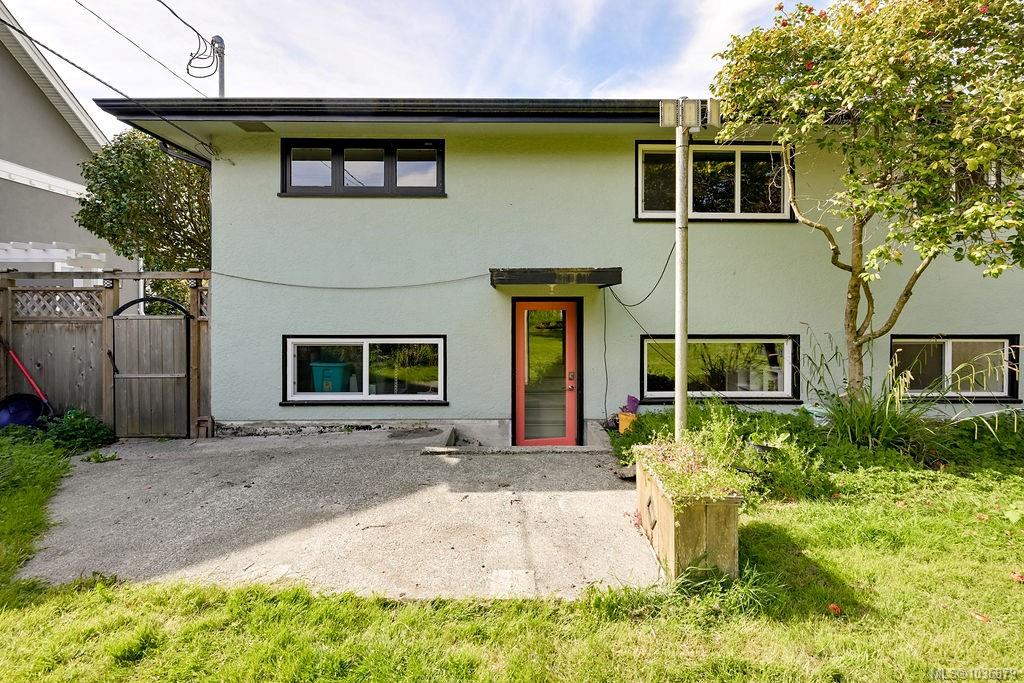 2106 Neil St