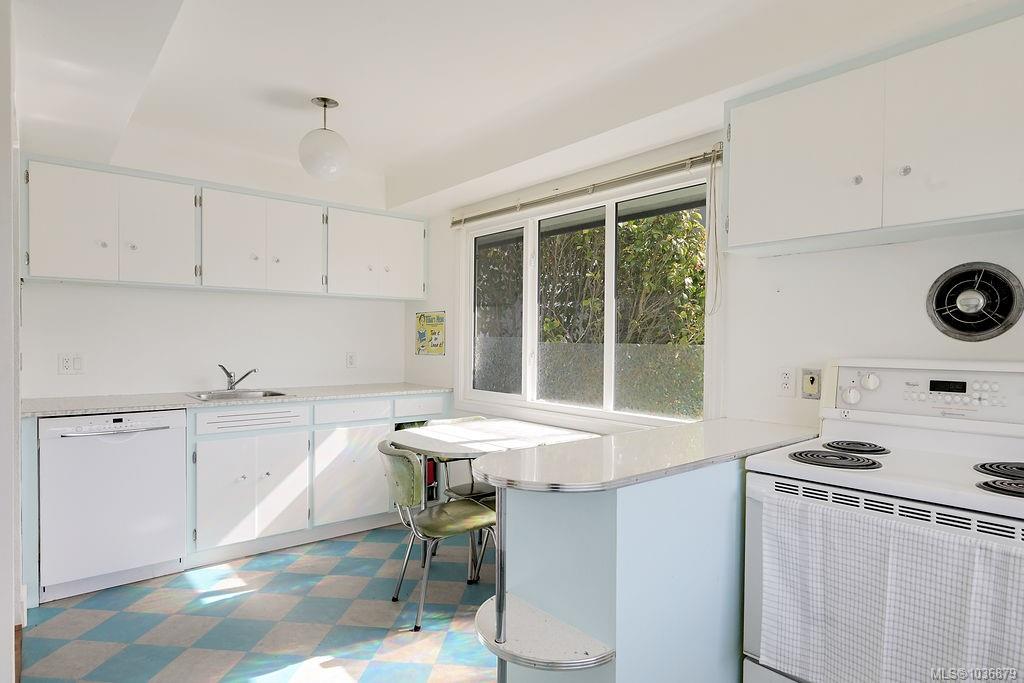 2106 Neil St