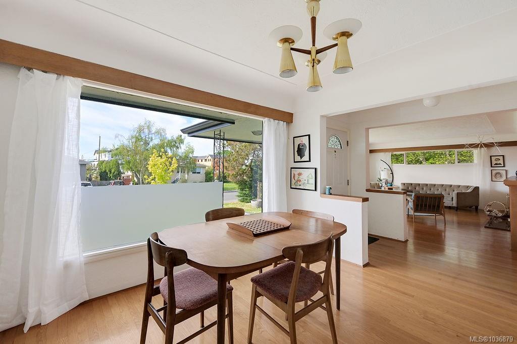 2106 Neil St