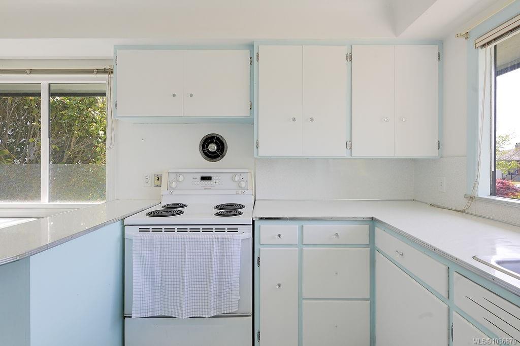 2106 Neil St