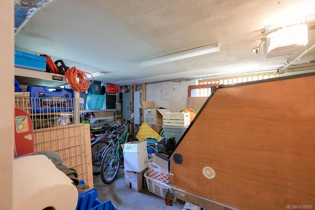 2106 Neil St