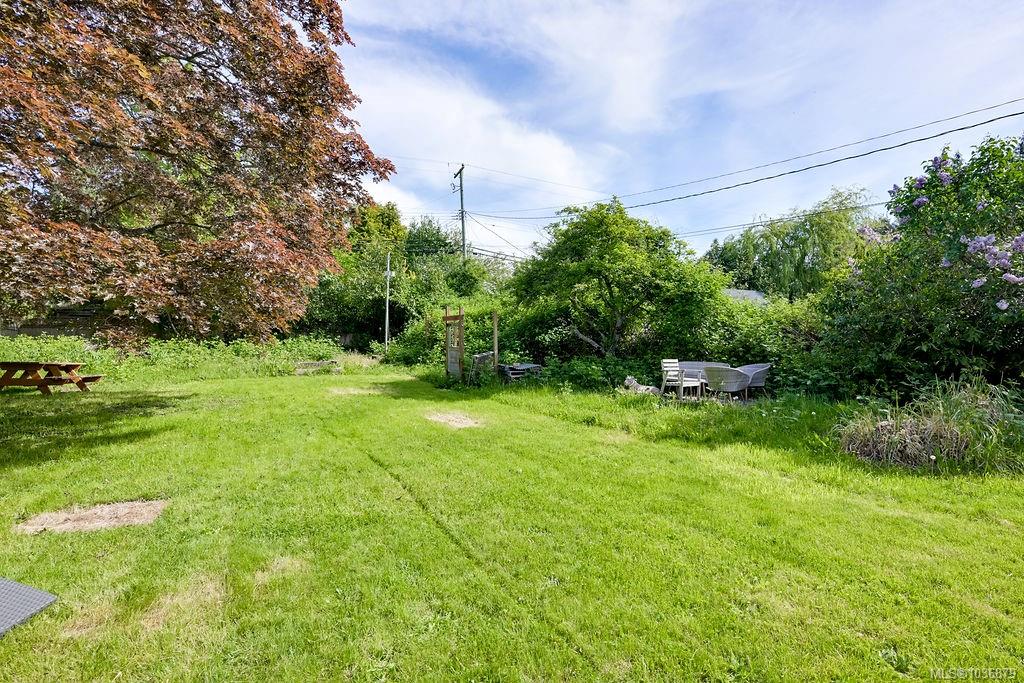 2106 Neil St