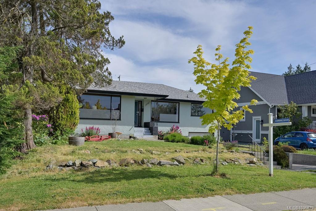 2106 Neil St
