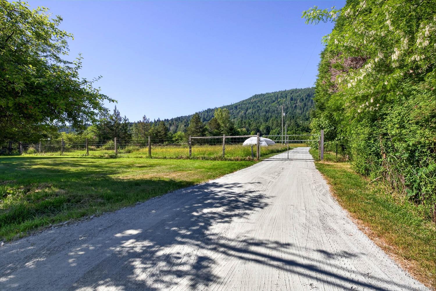 2454 Fulford-Ganges Rd