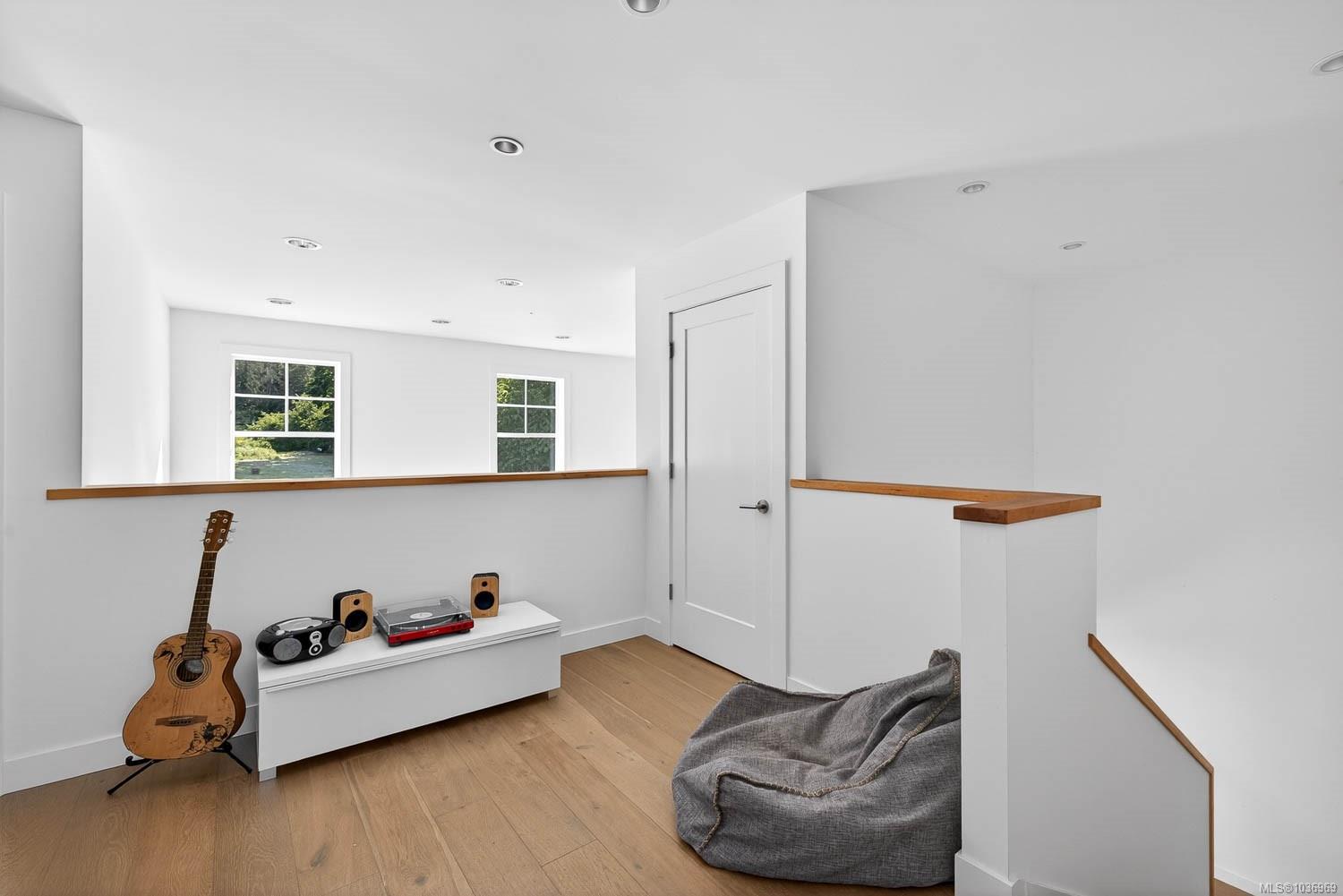 2454 Fulford-Ganges Rd