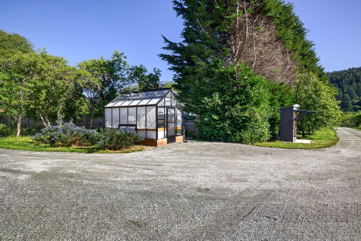 2454 Fulford-Ganges Rd