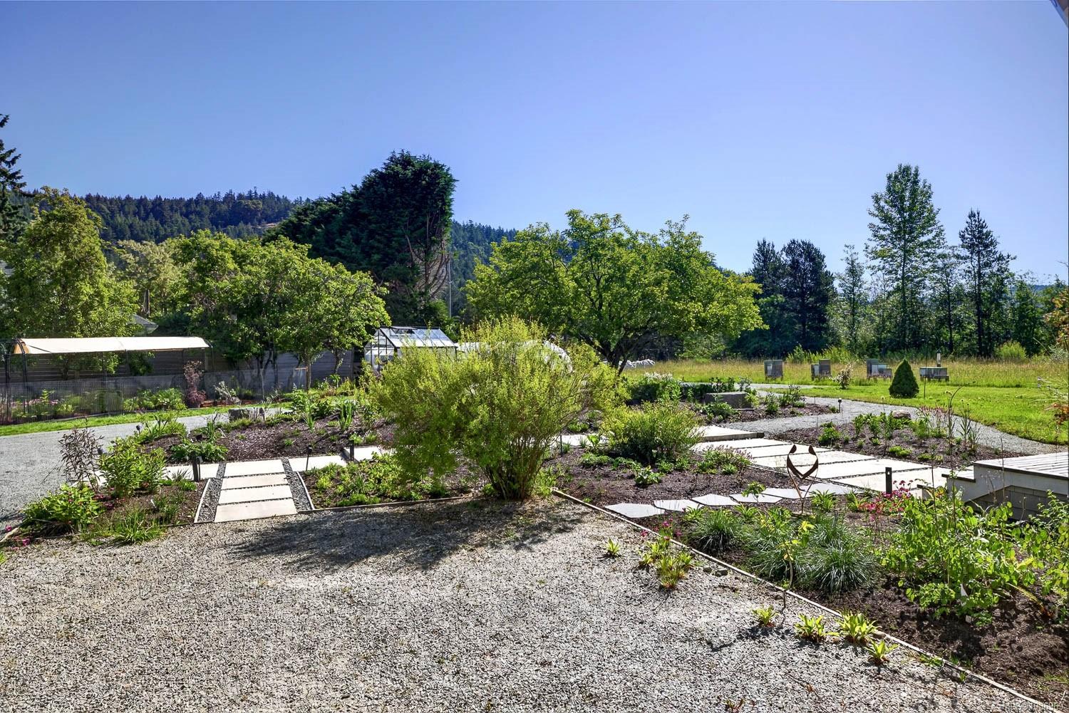 2454 Fulford-Ganges Rd