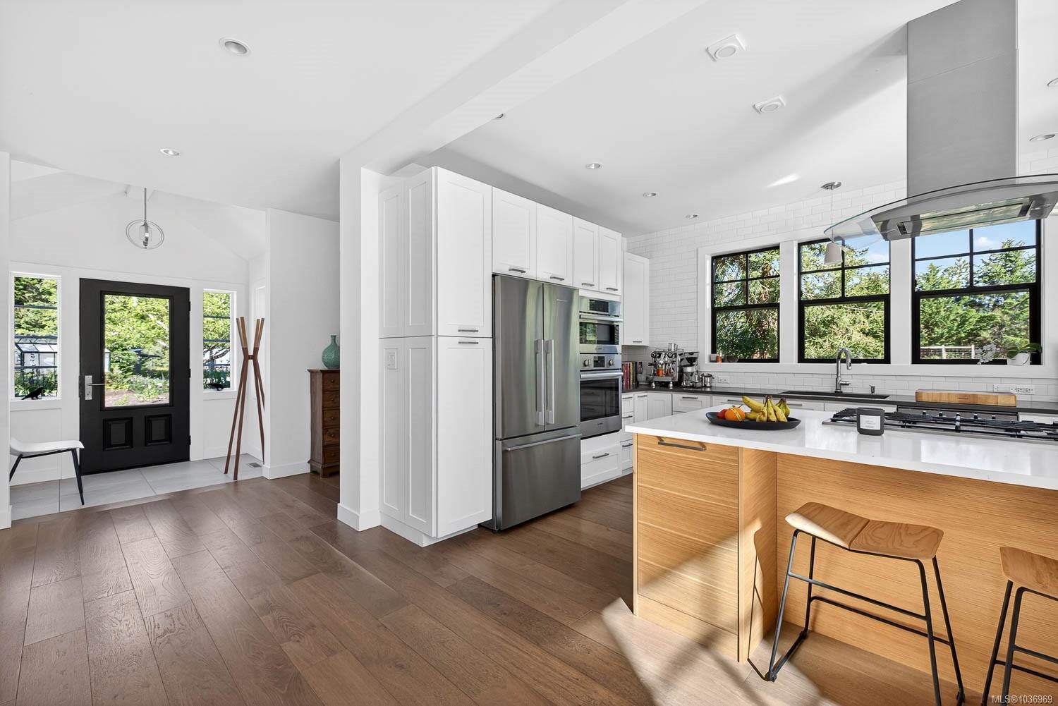 2454 Fulford-Ganges Rd