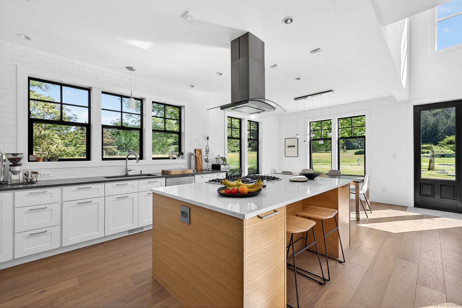 2454 Fulford-Ganges Rd