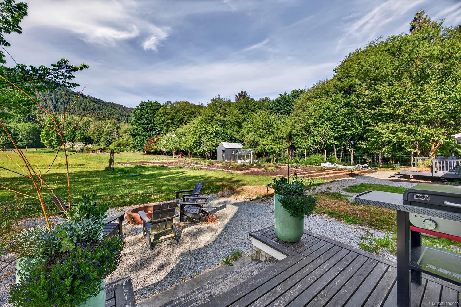 2454 Fulford-Ganges Rd