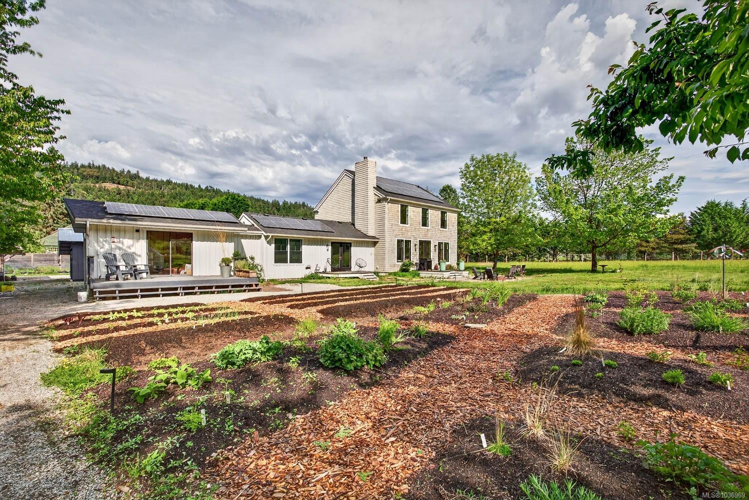 2454 Fulford-Ganges Rd