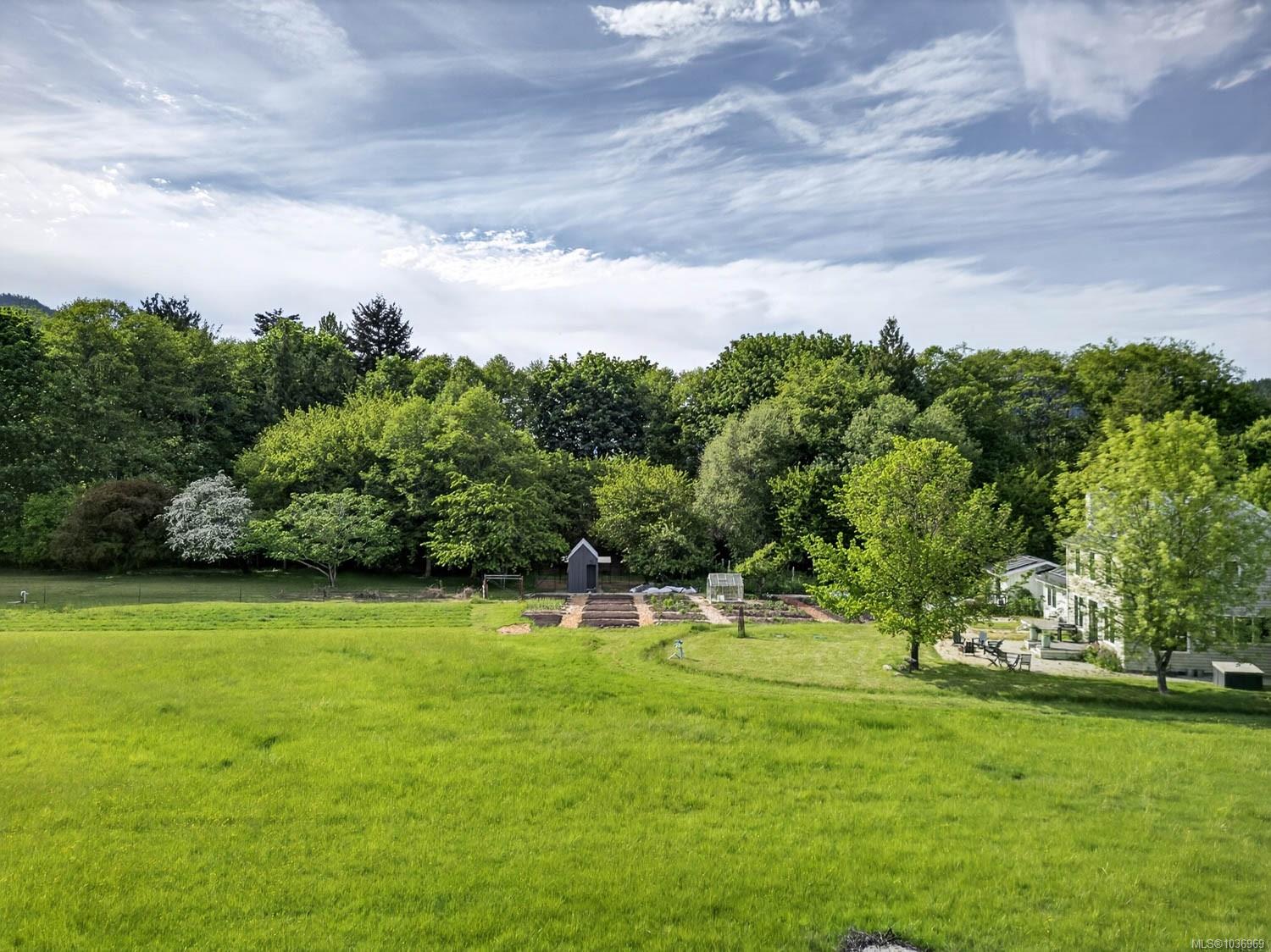 2454 Fulford-Ganges Rd