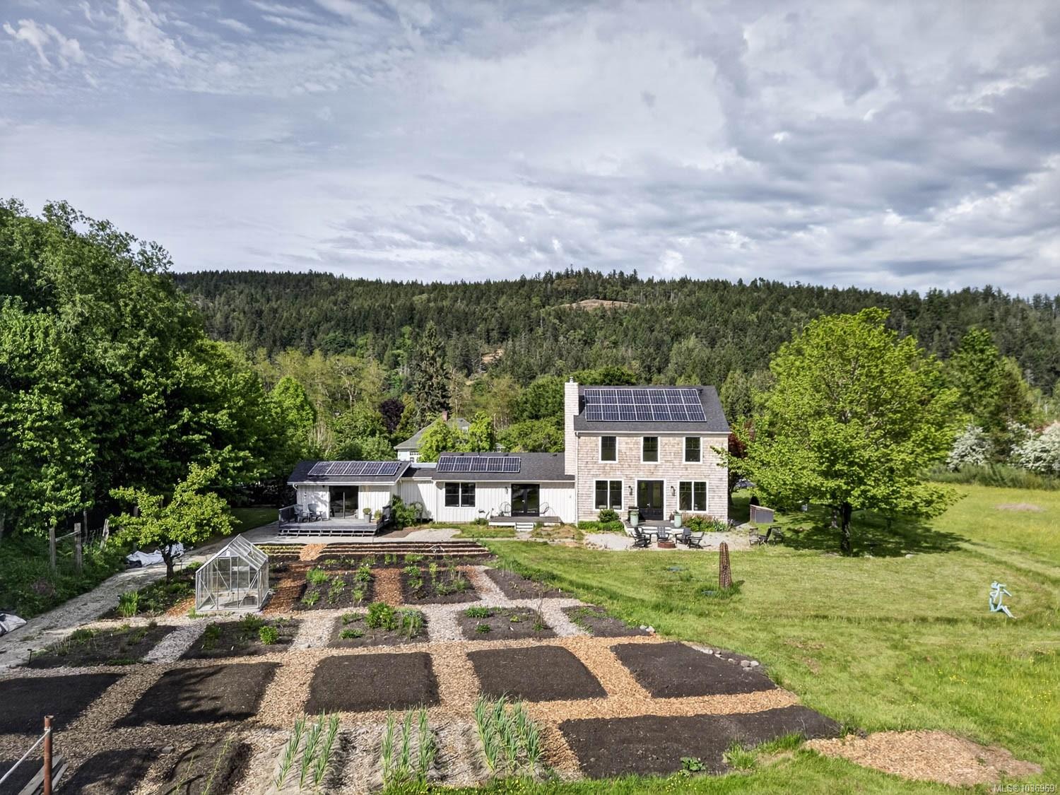 2454 Fulford-Ganges Rd