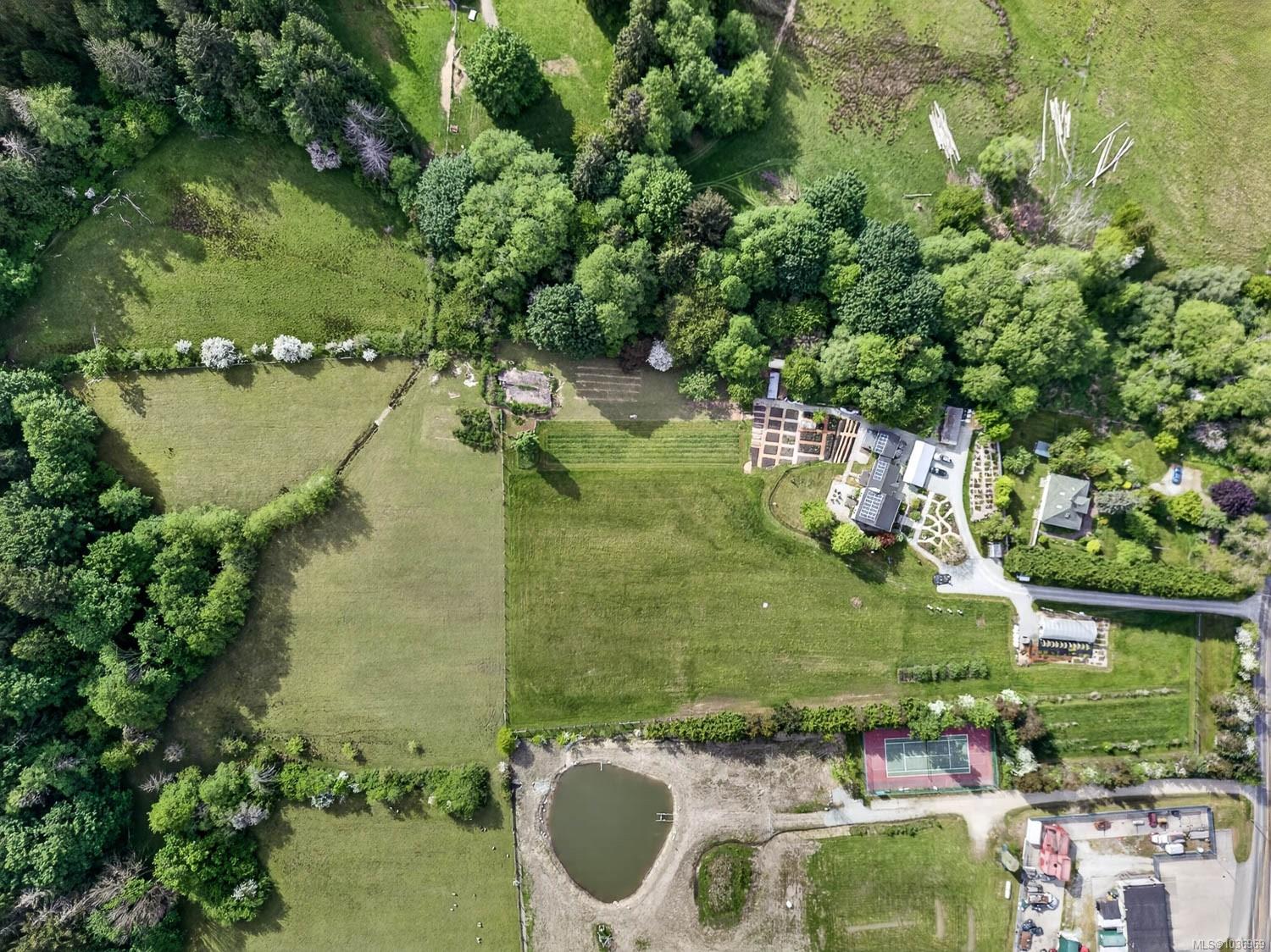 2454 Fulford-Ganges Rd