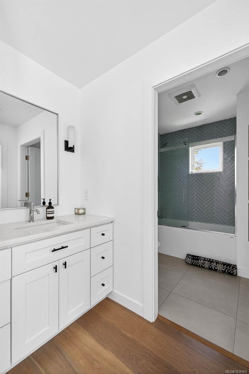 2454 Fulford-Ganges Rd