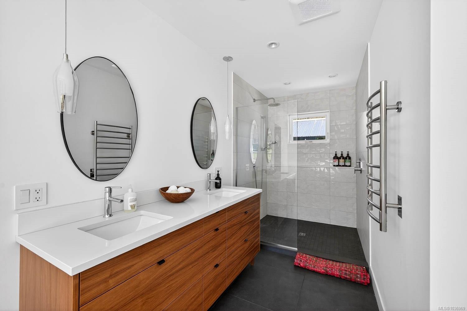 2454 Fulford-Ganges Rd