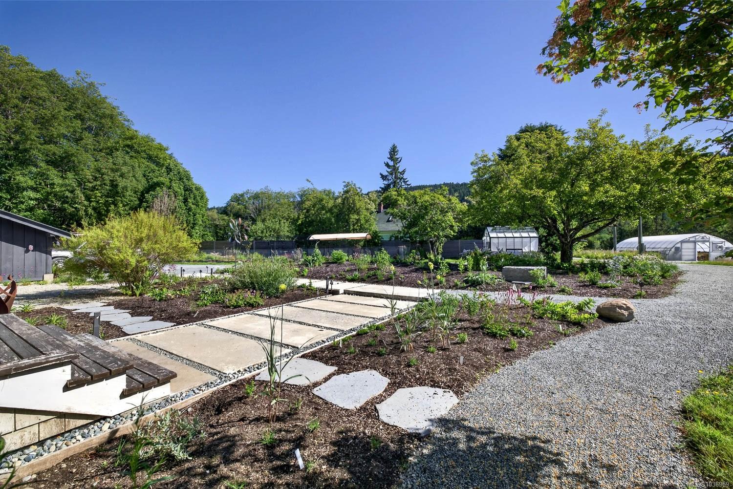 2454 Fulford-Ganges Rd