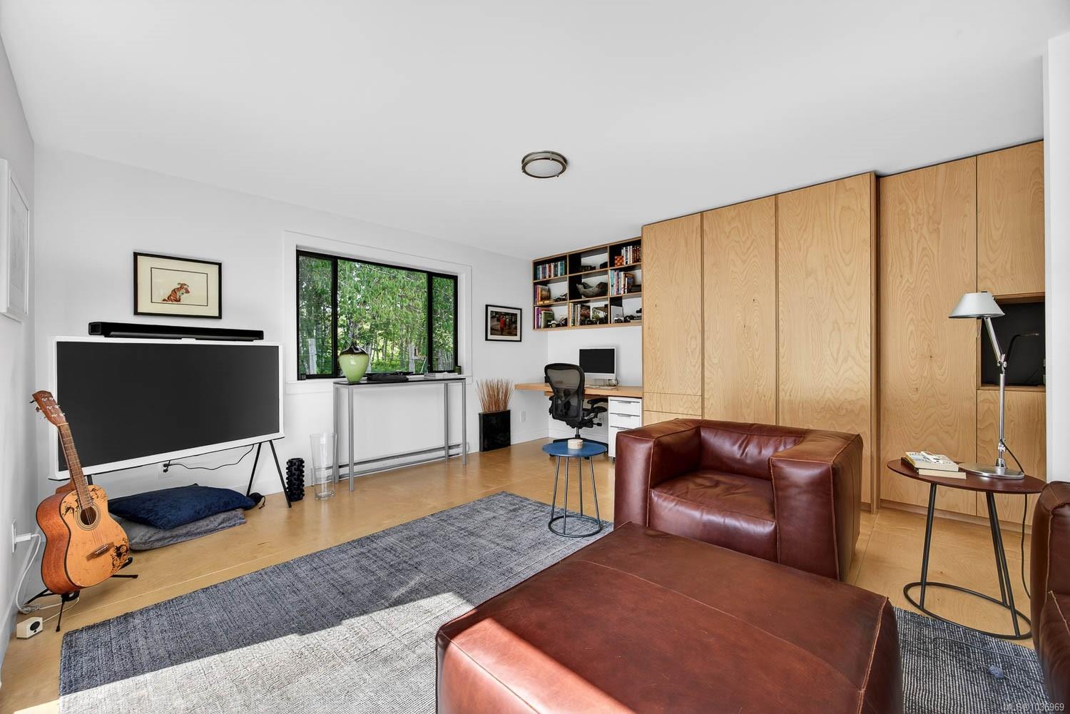 2454 Fulford-Ganges Rd