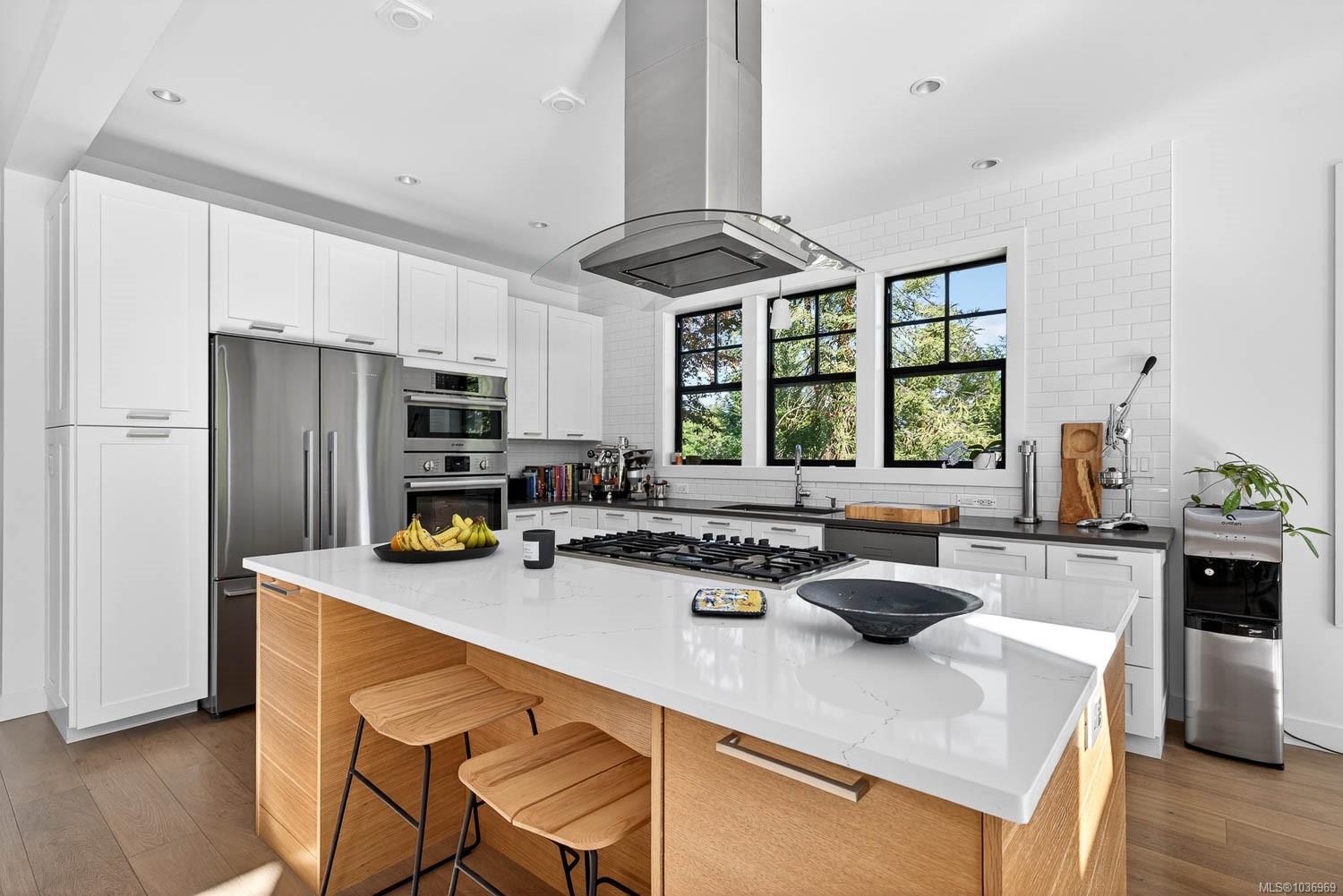 2454 Fulford-Ganges Rd