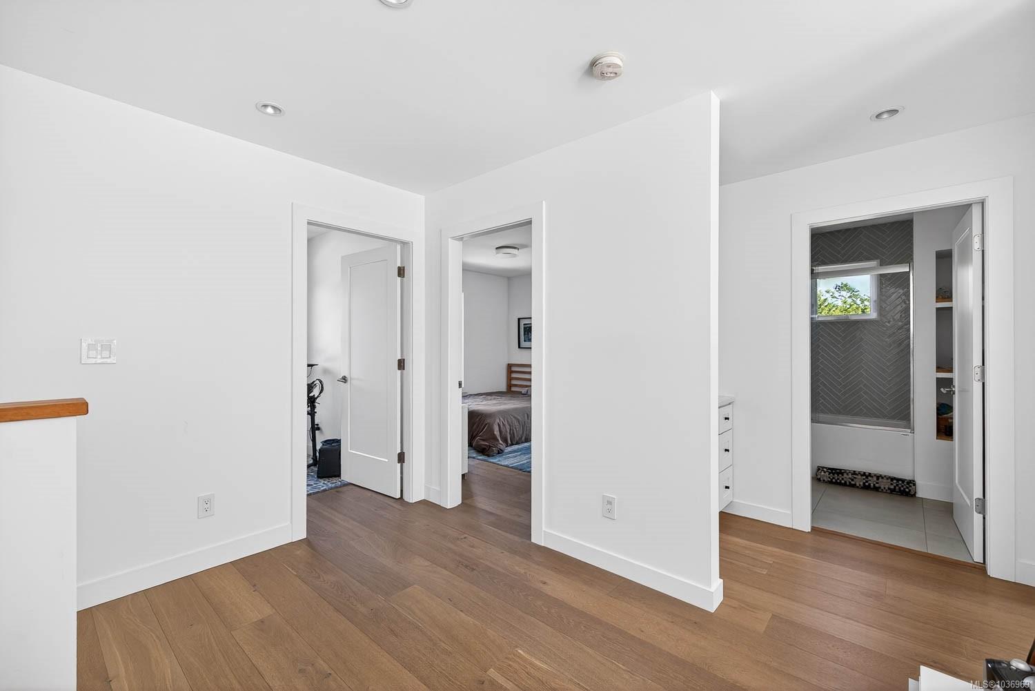 2454 Fulford-Ganges Rd
