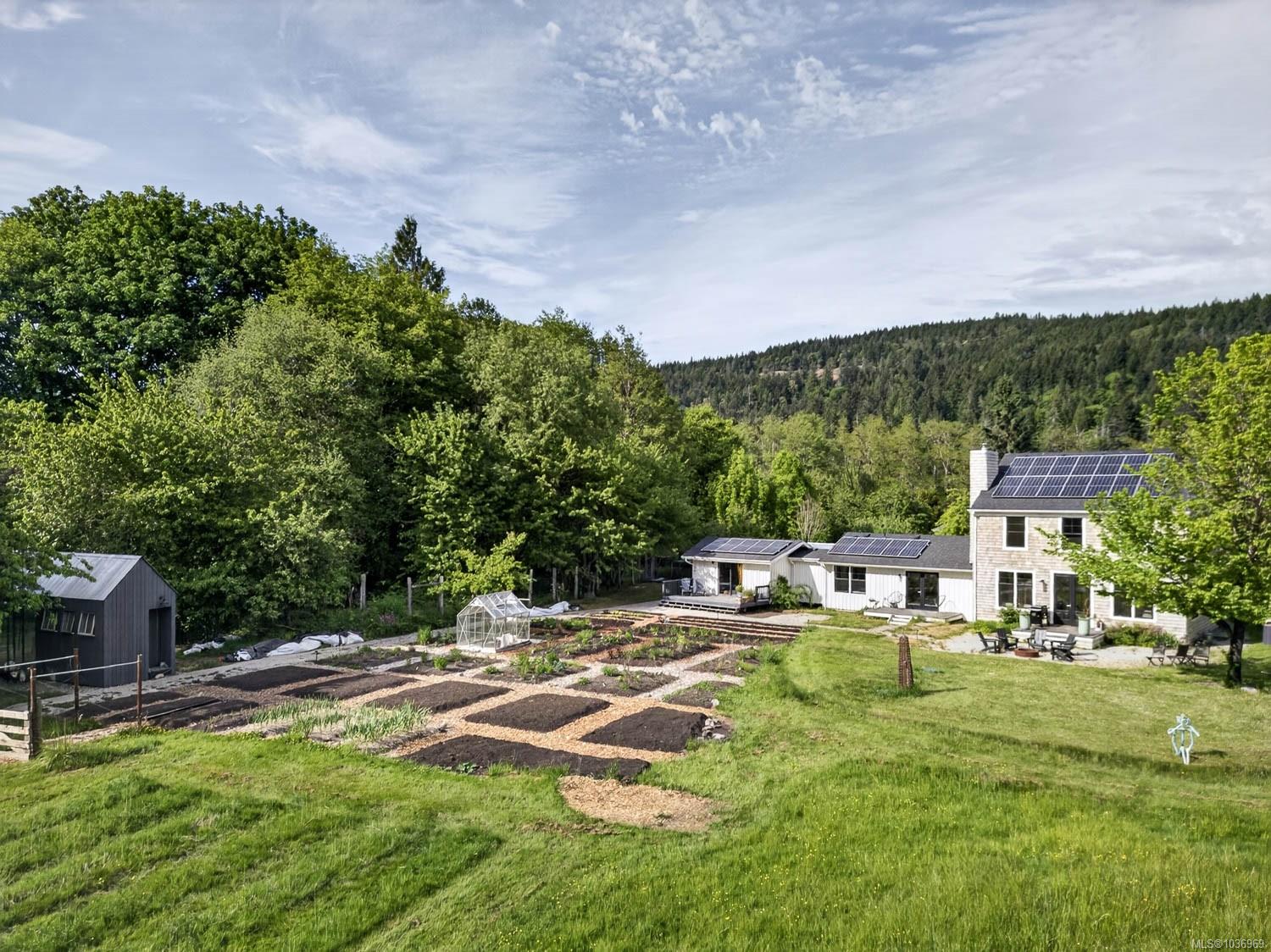 2454 Fulford-Ganges Rd