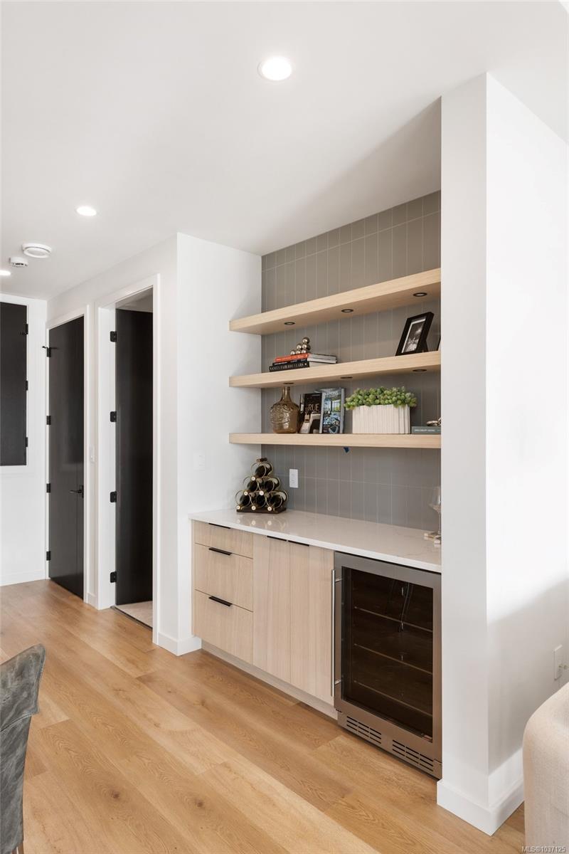 11392 Chalet Rd