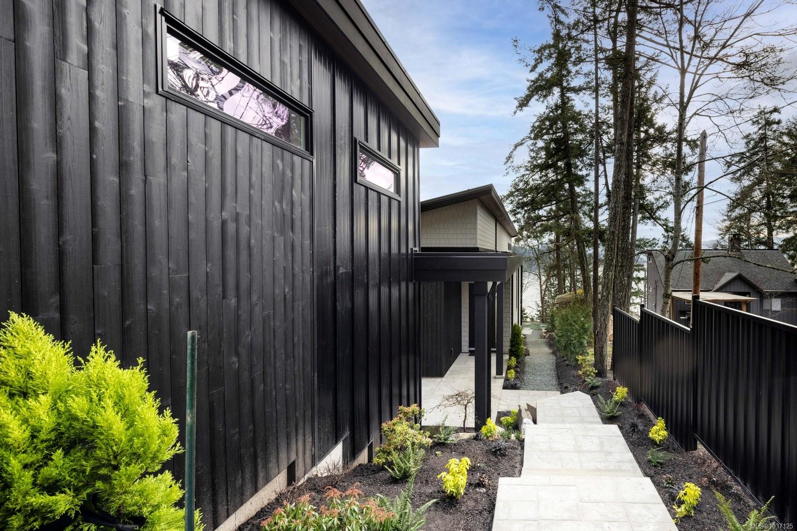 11392 Chalet Rd