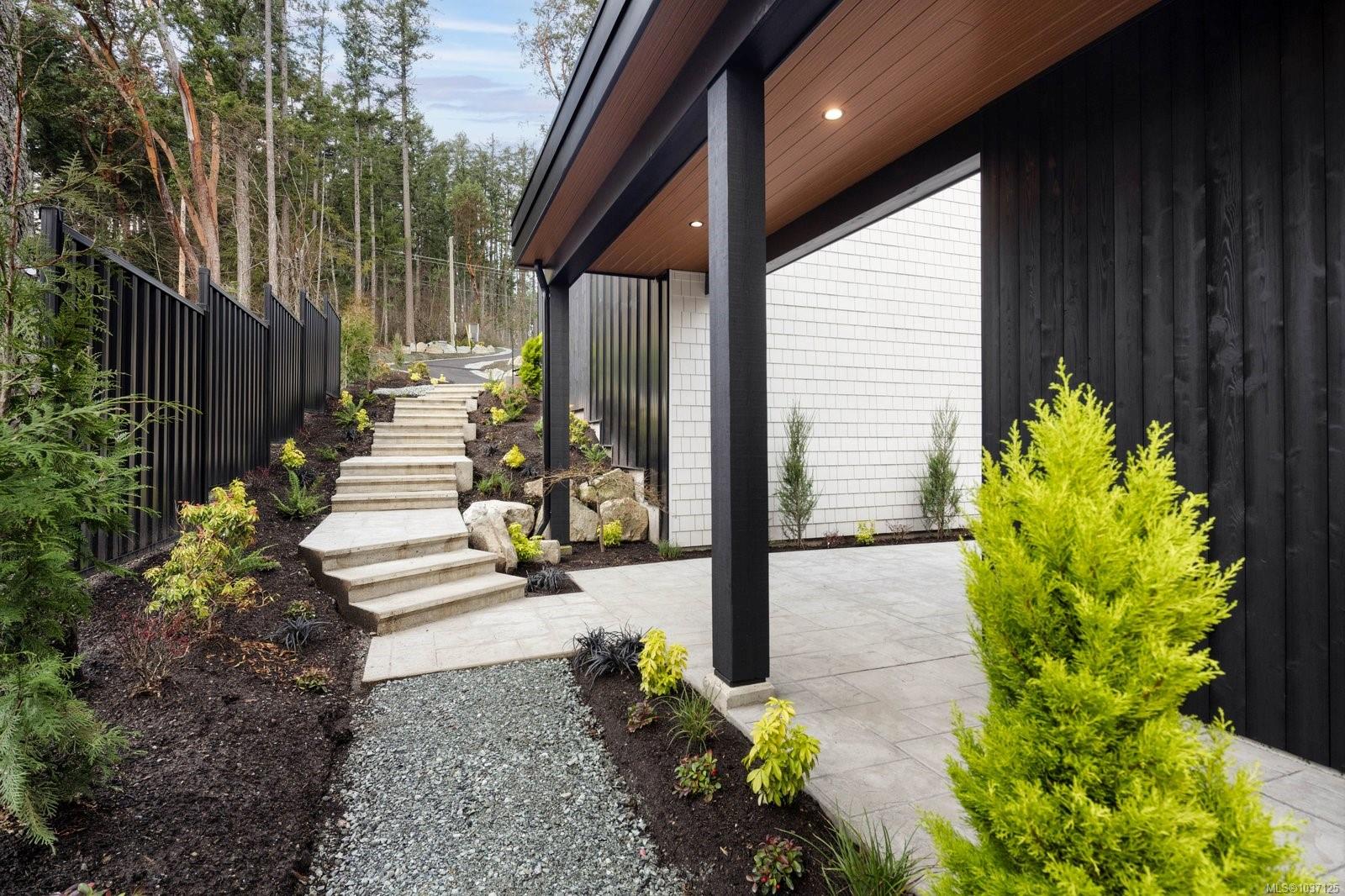 11392 Chalet Rd