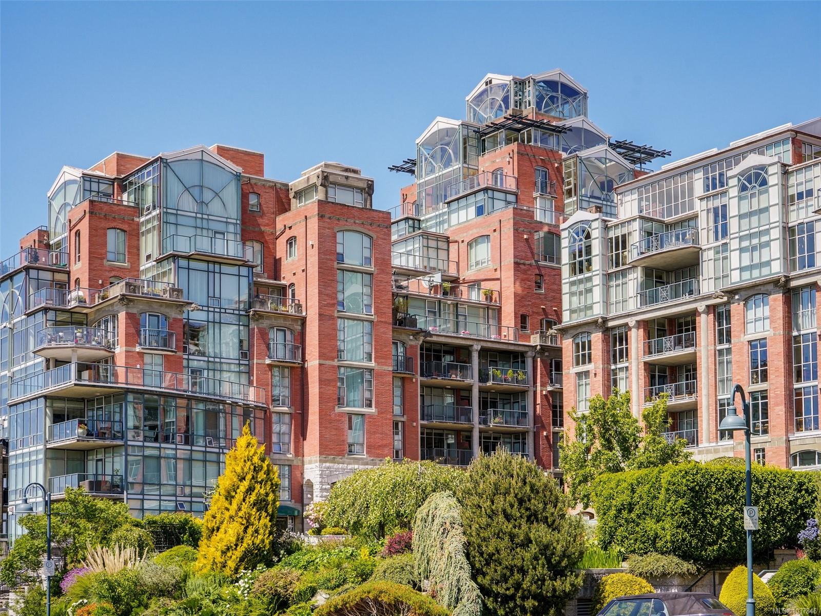 21 Dallas Rd #414