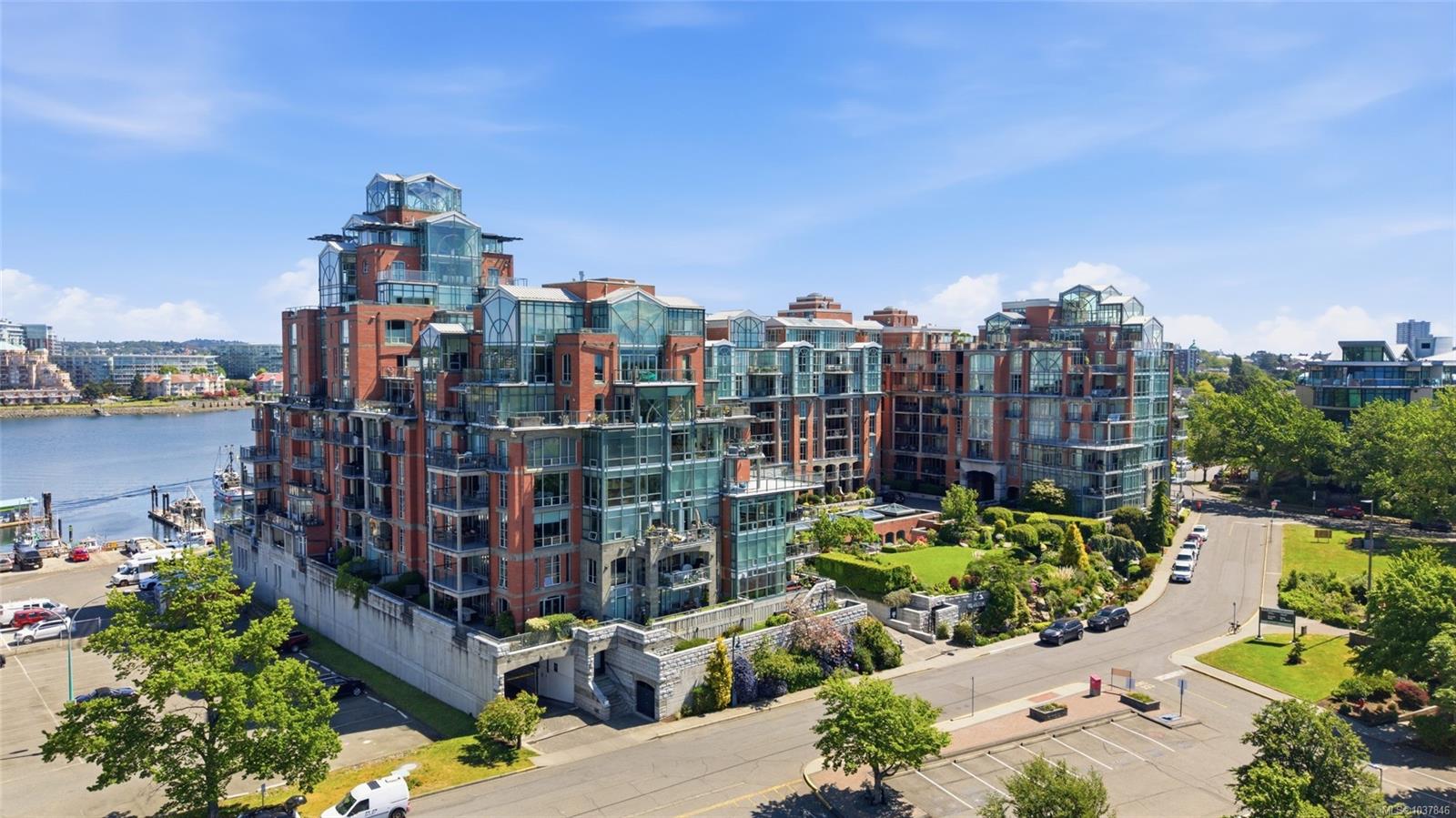 21 Dallas Rd #414