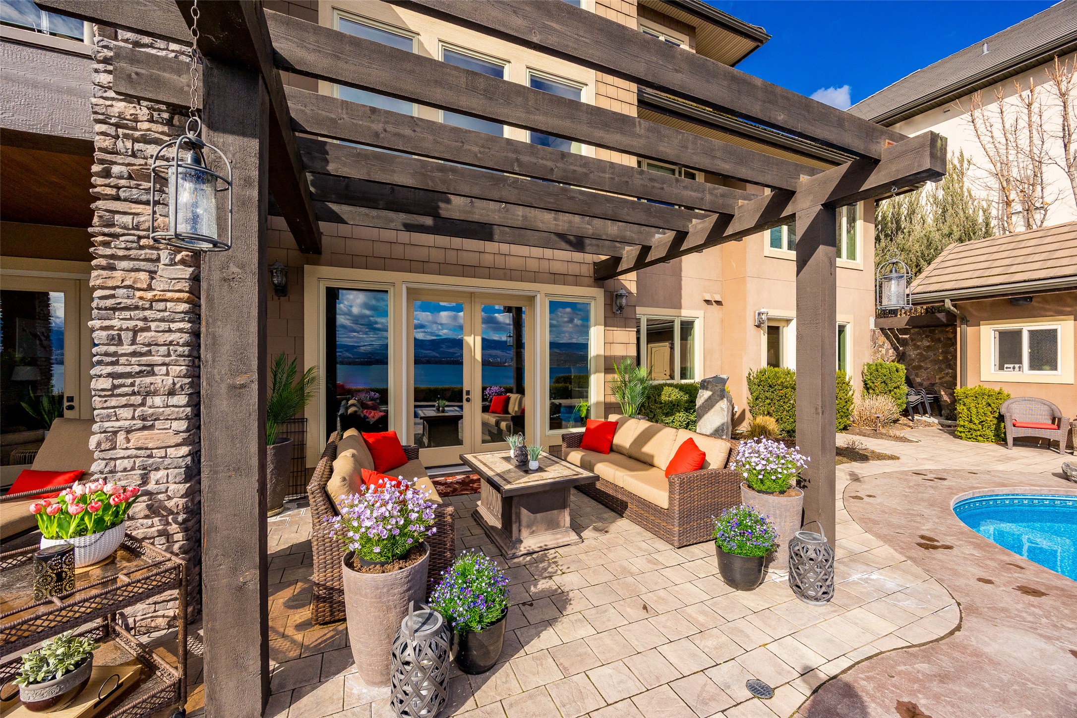 2583 Lucinde Road