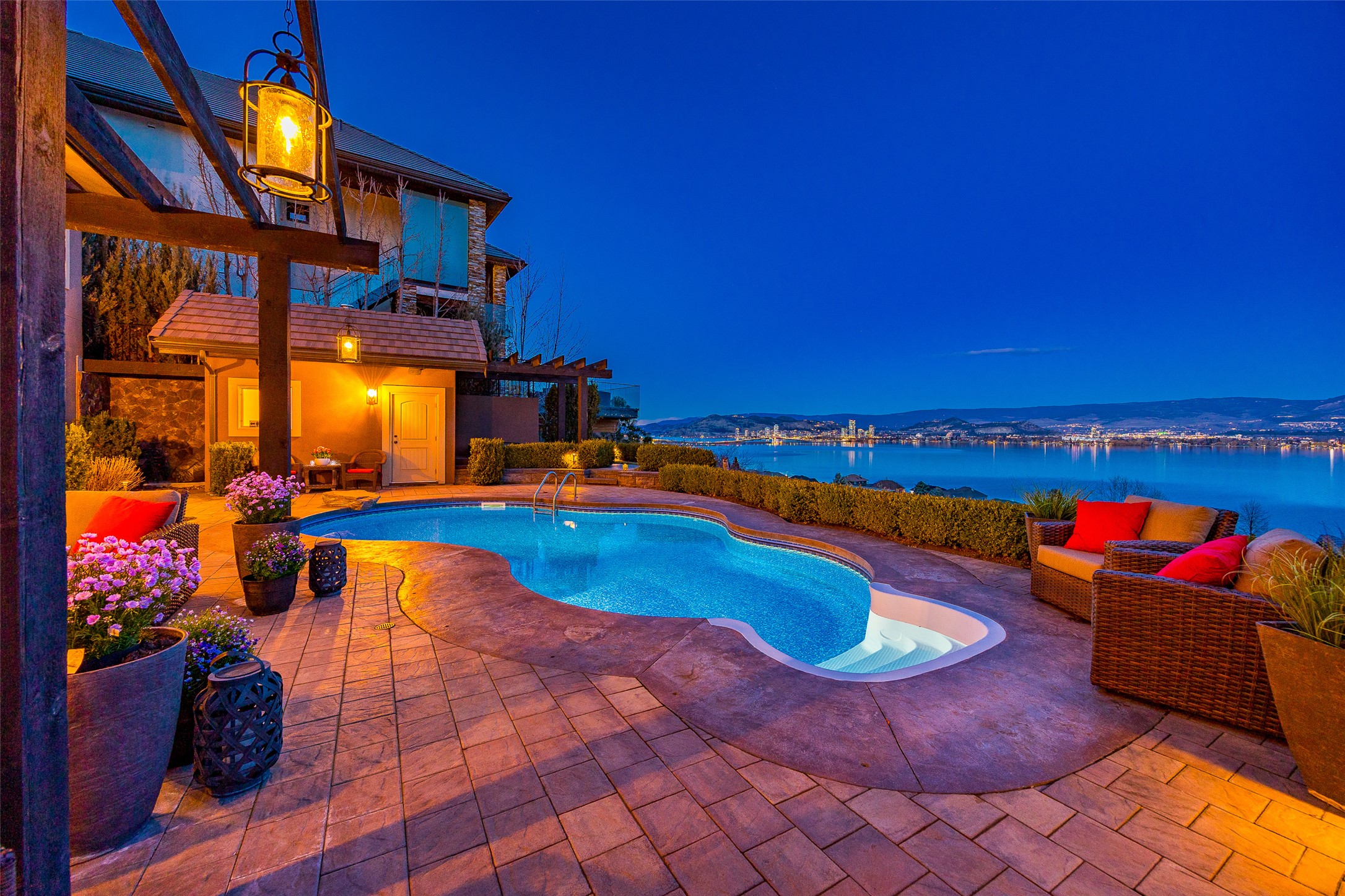 2583 Lucinde Road