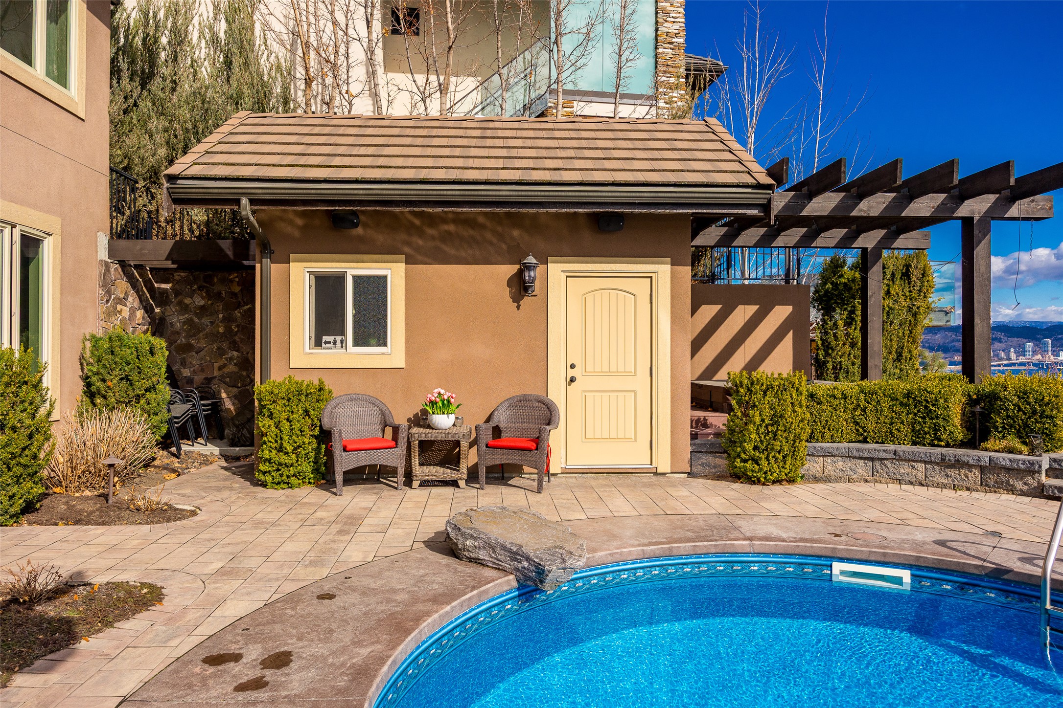 2583 Lucinde Road