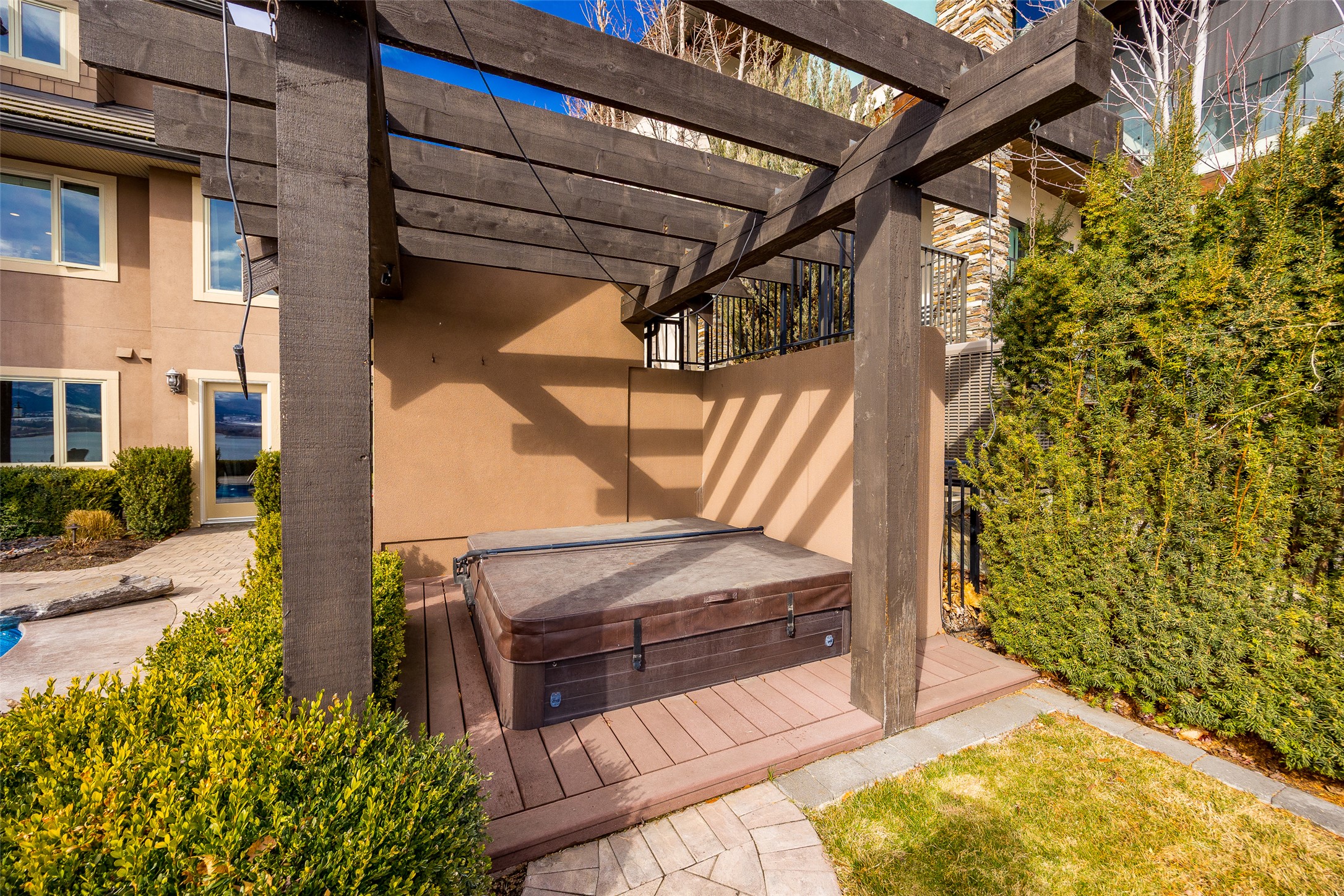 2583 Lucinde Road