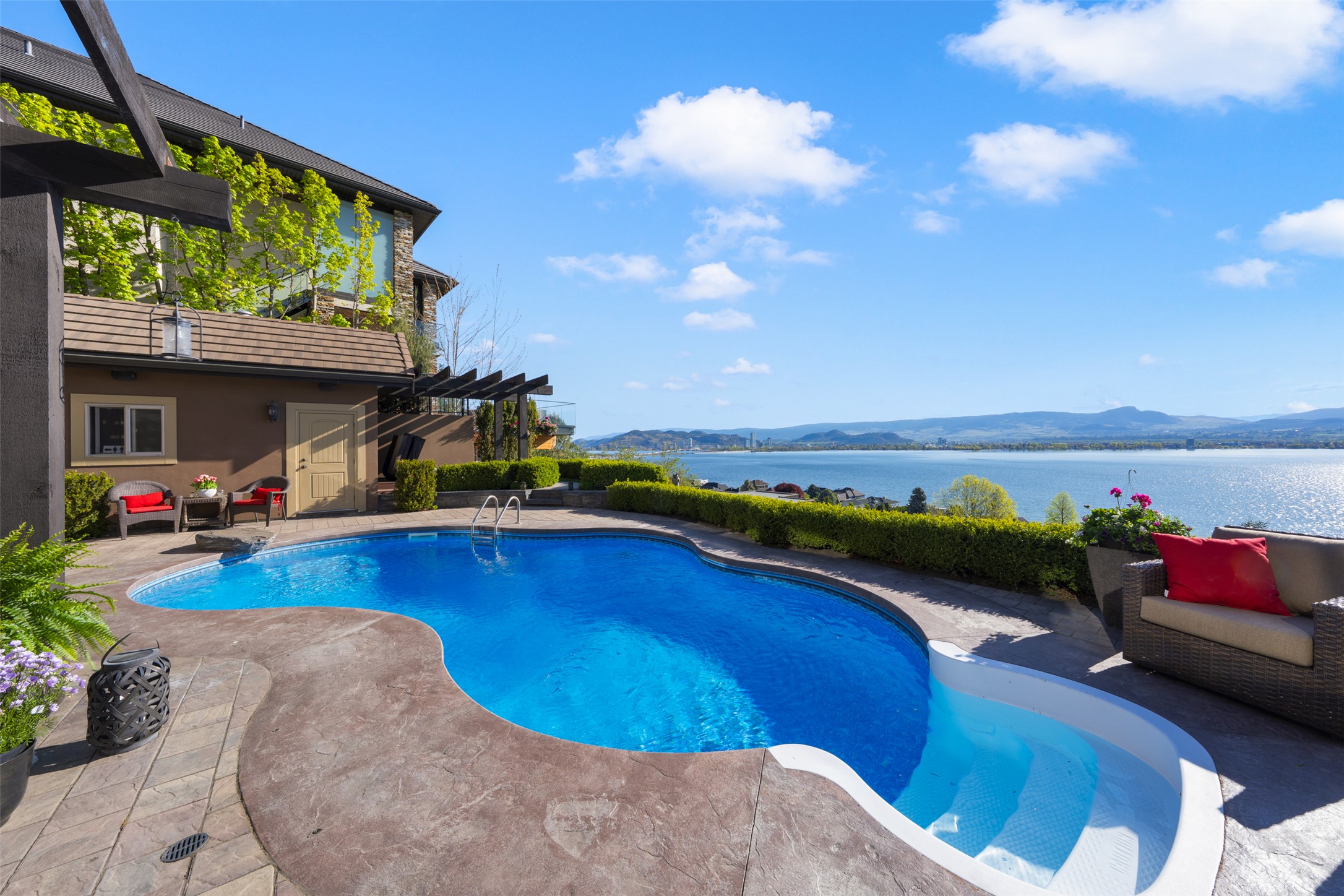 2583 Lucinde Road