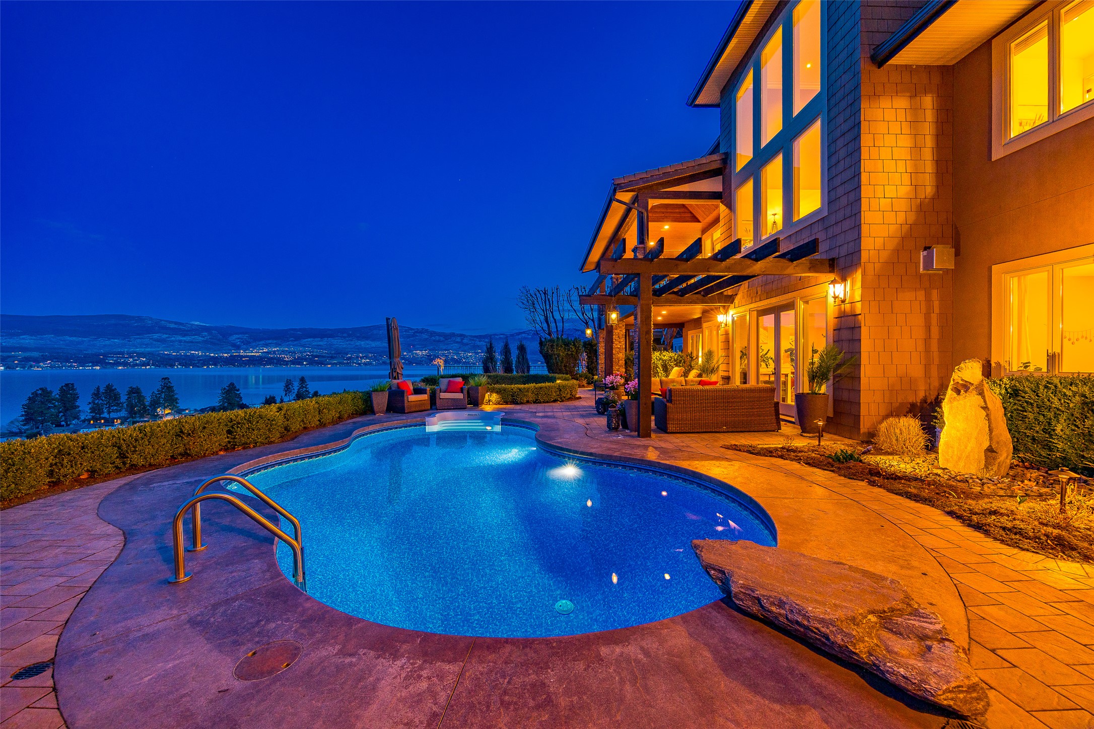 2583 Lucinde Road