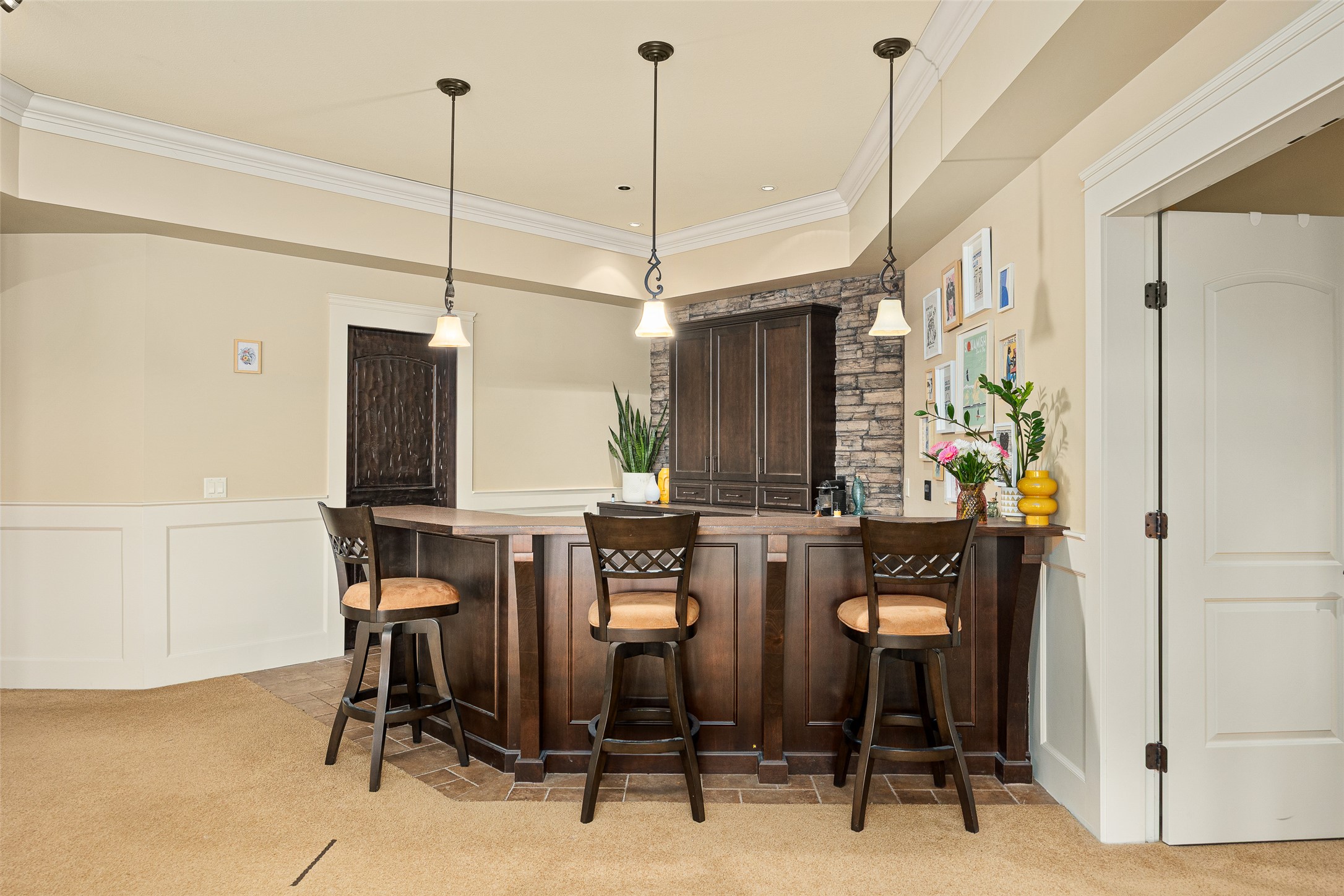 2583 Lucinde Road