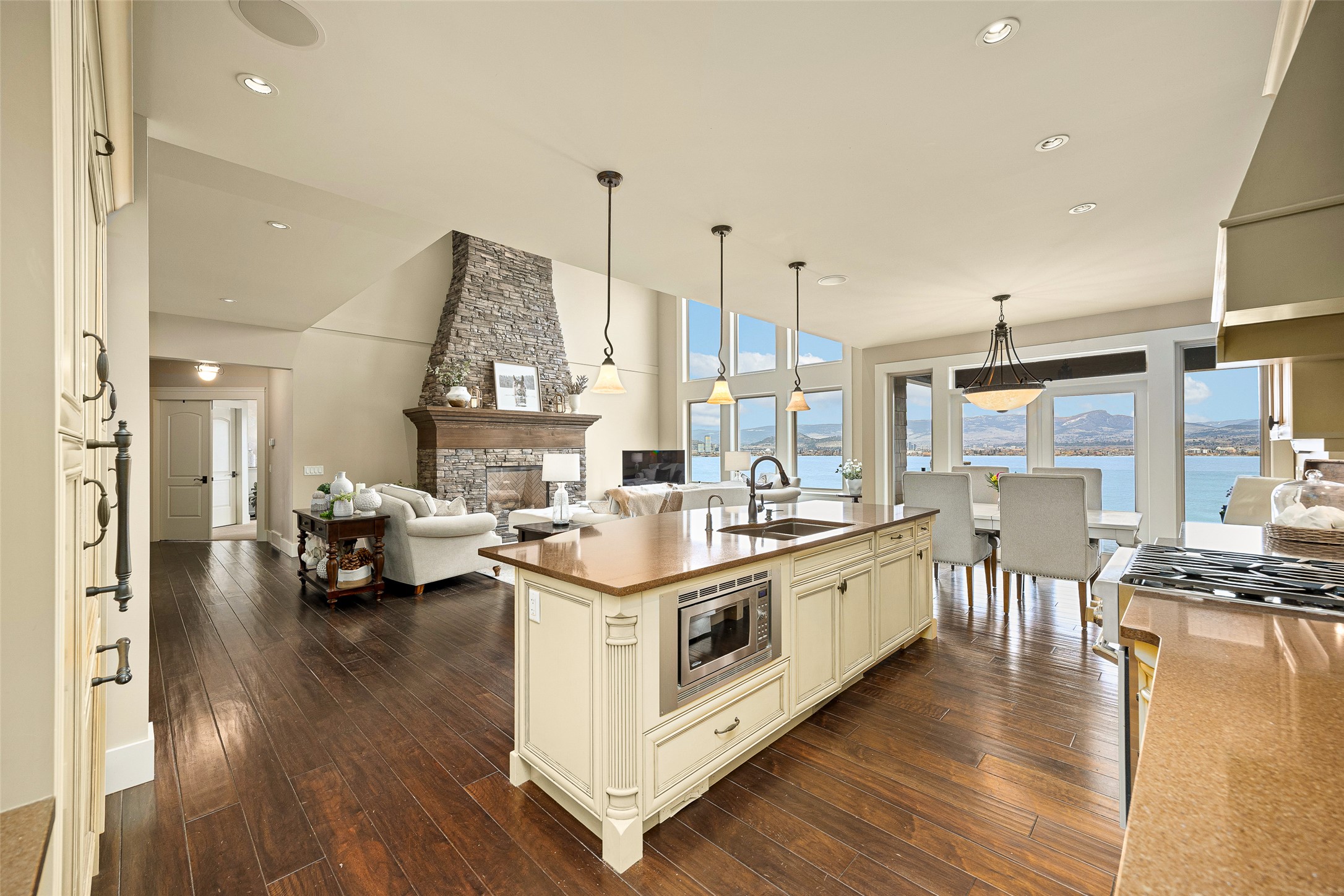 2583 Lucinde Road