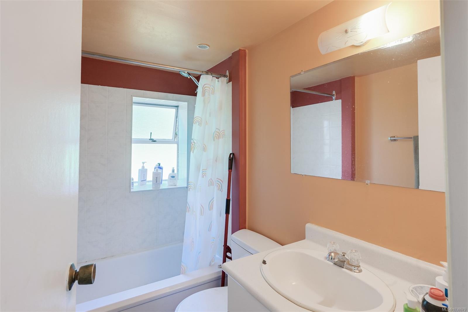 1620 Camosun St