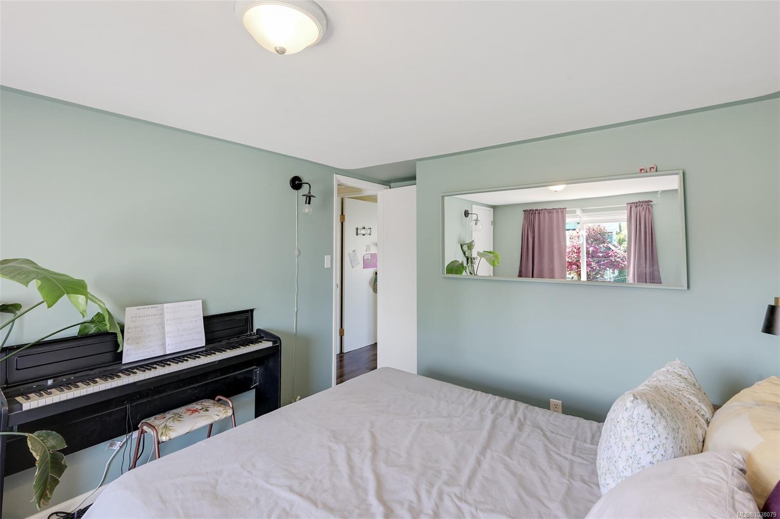 1620 Camosun St