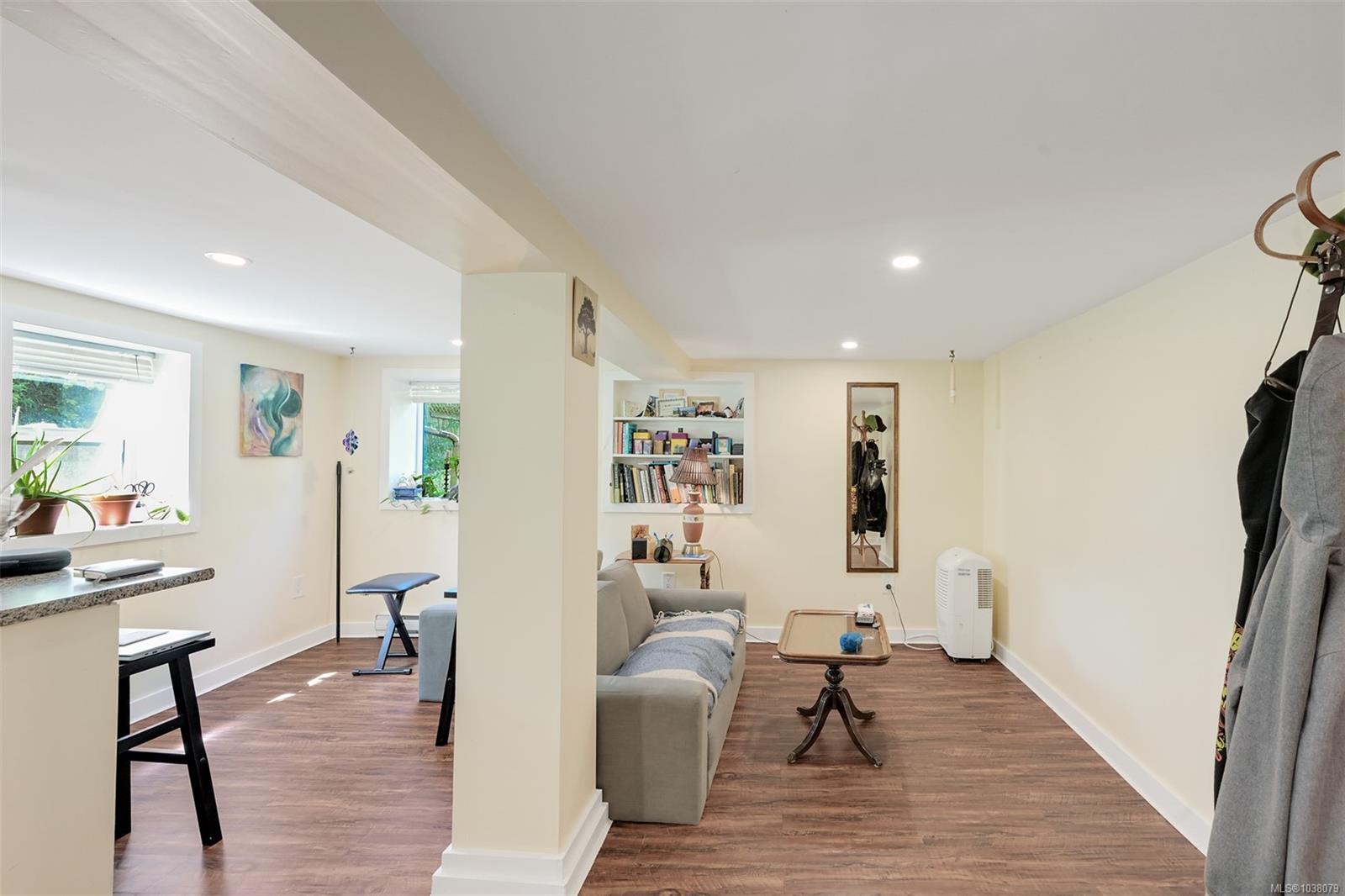1620 Camosun St