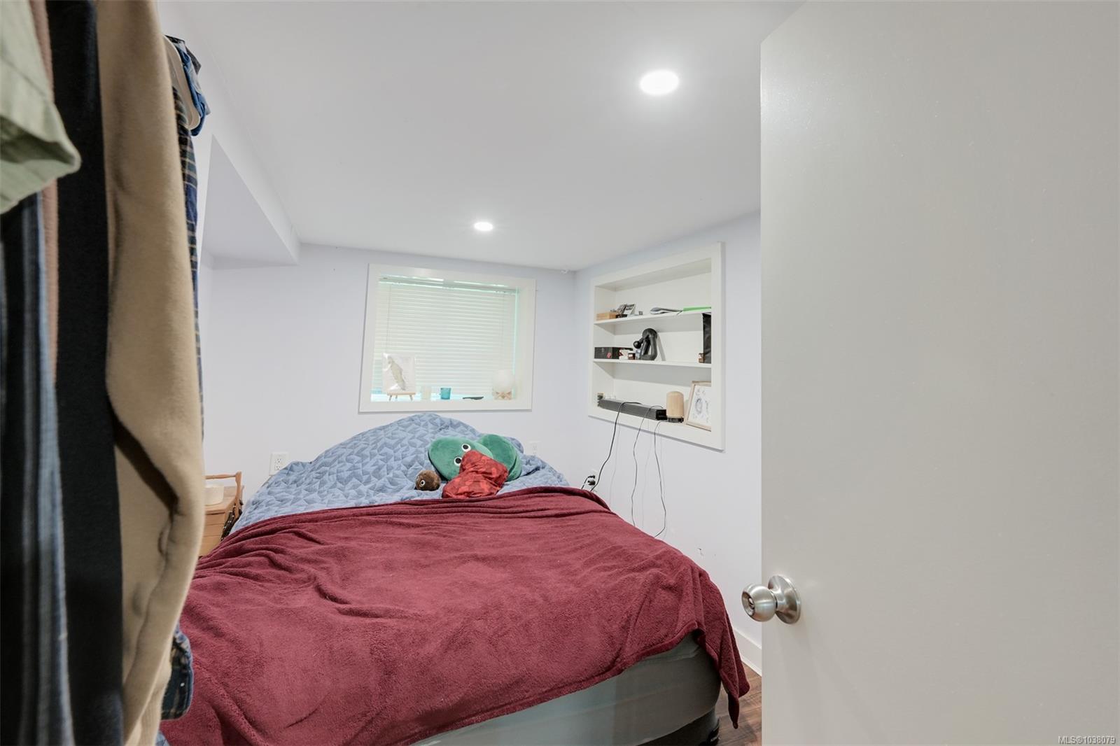 1620 Camosun St