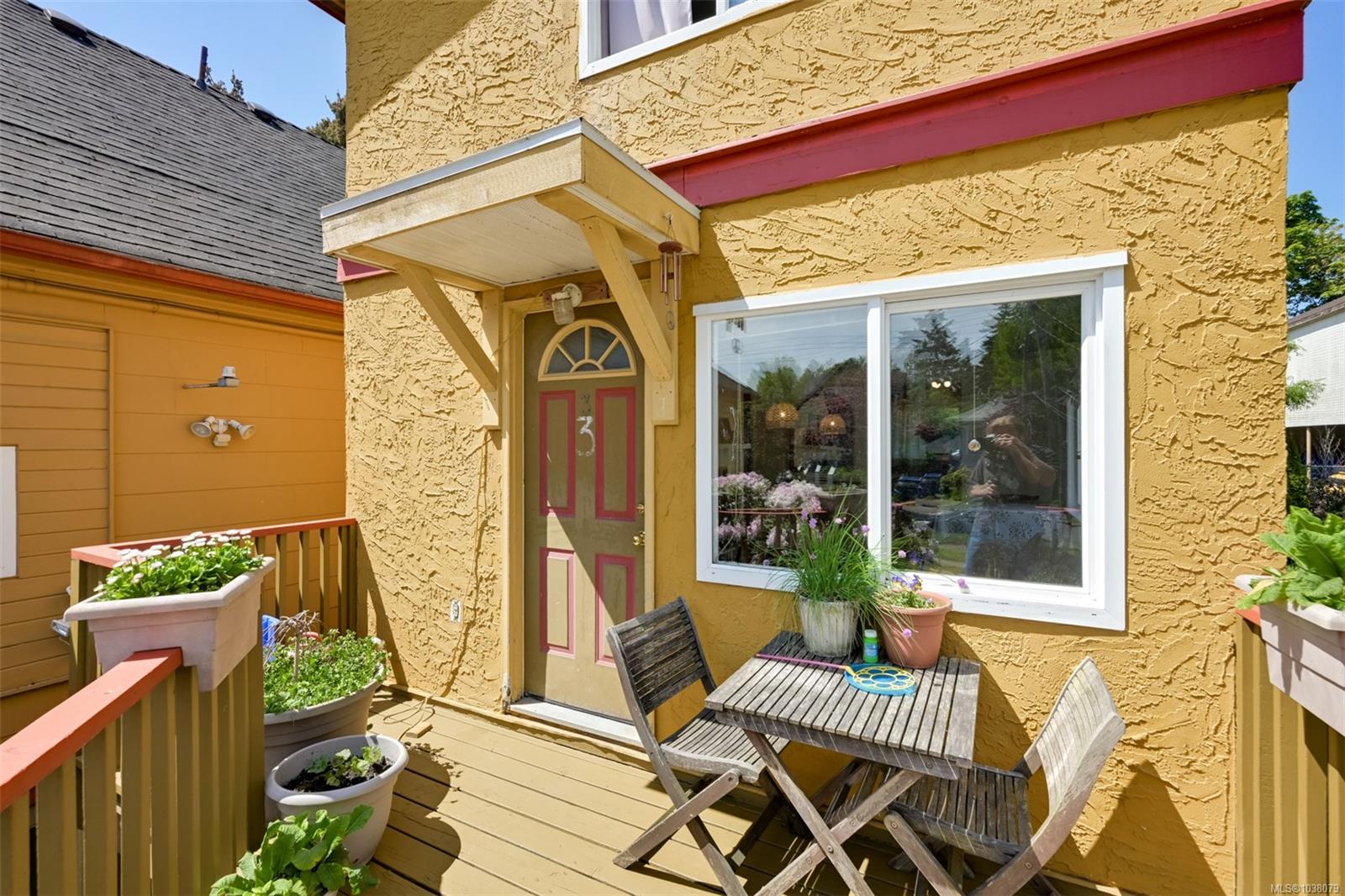 1620 Camosun St