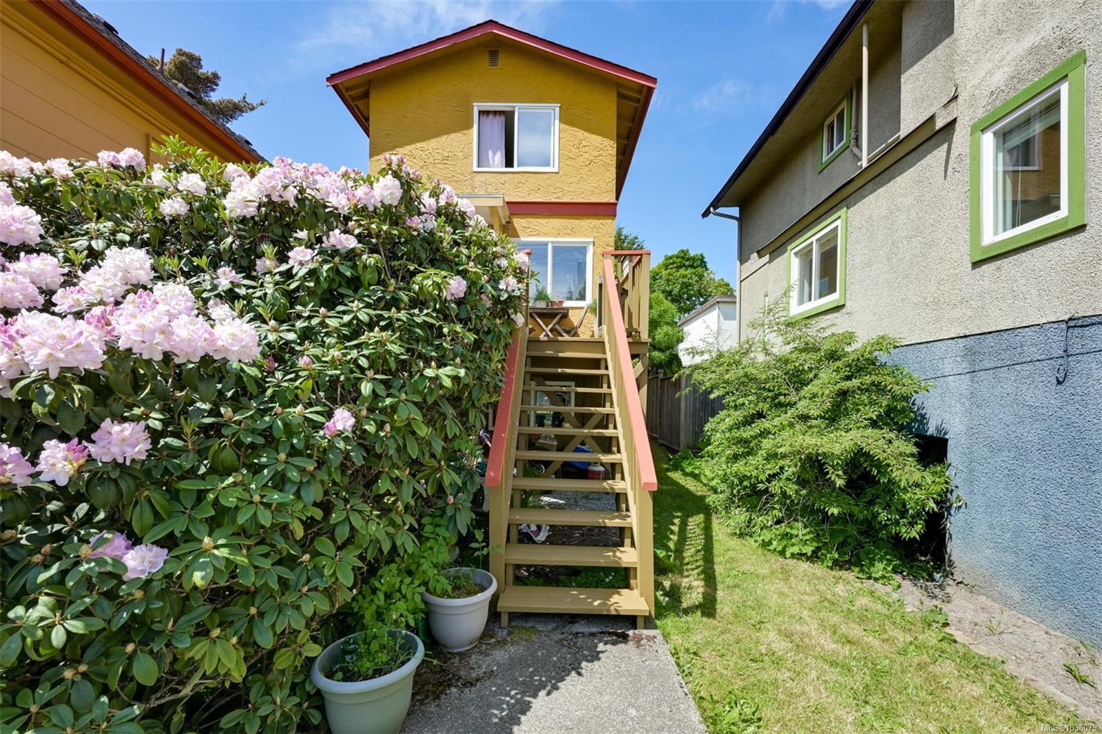 1620 Camosun St